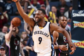 爱游戏电竞体育-孟菲斯灰熊窗口期篮板制胜，志在CBA季后赛名次提升，态度坚定，心理建设被强调-爱游戏电竞体育